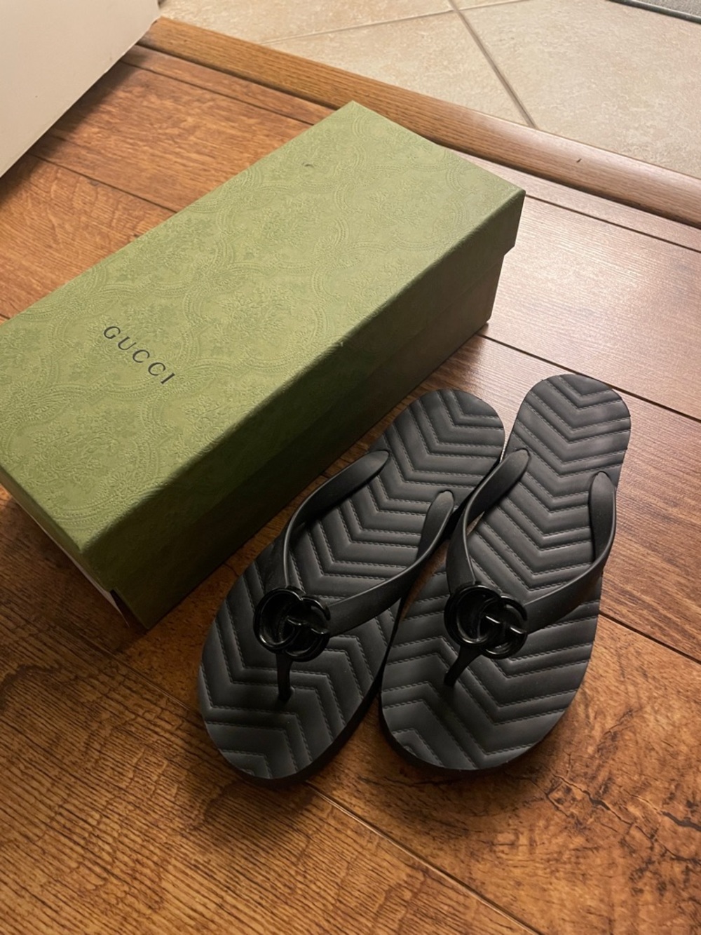 📌SALE📌 Gucci GG flip flop sandals • platform • thong Shoes • authentic - Picture 7 of 7